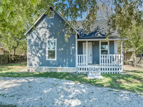 416 E 7th, Newton, KS 67114