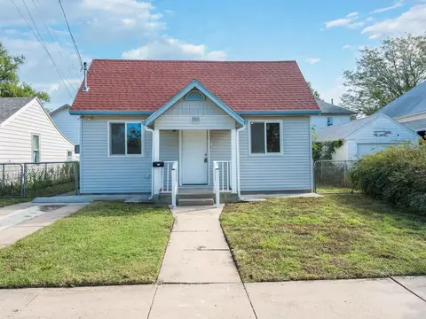 220 Old Main St, Newton, KS 67114