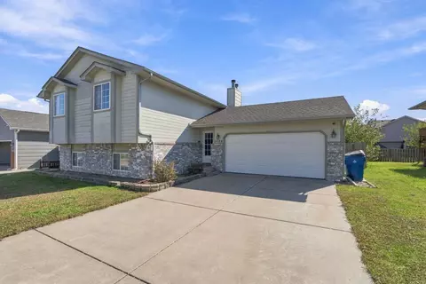 7409 E Brookview Cir, Wichita, KS 67226