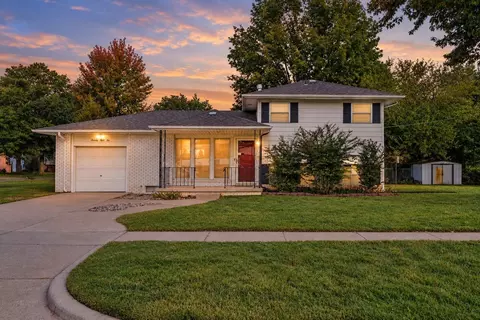 7810 W 10th St N, Wichita, KS 67212