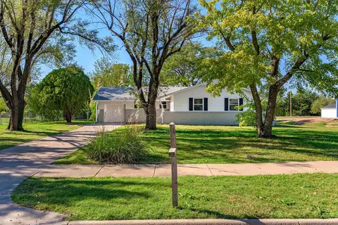 4915 N Hillcrest St, Wichita, KS 67220