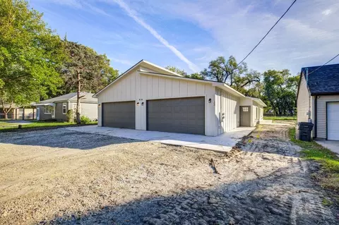 3034 N Hood Ave, Wichita, KS 67204