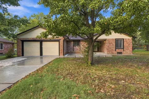 2229 N Cameron Cir, Wichita, KS 67226