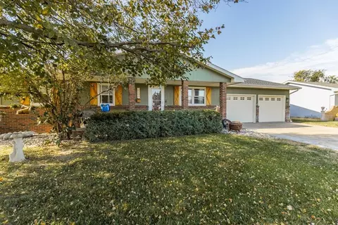 2266 Linden Dr, Salina, KS 67401
