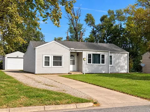 907 E Republic, Salina, KS 67401