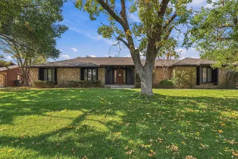 2433 N Cardinal Dr, Wichita, KS 67204