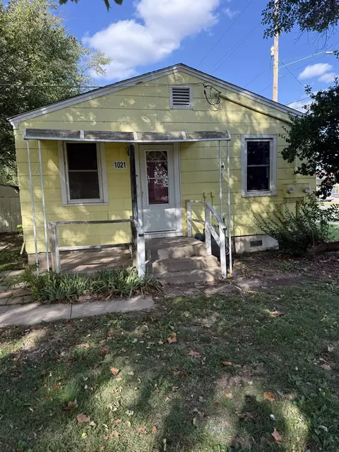 1021 S Oliver, Wichita, KS 67218
