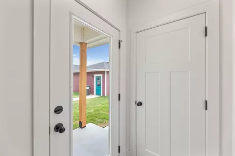 Entry Way - 12071 W Arvada Blvd, Maize, KS 67101 photo 7 of 8