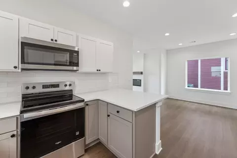 Kitchen - 12071 W Arvada Blvd, Maize, KS 67101 photo 2 of 3