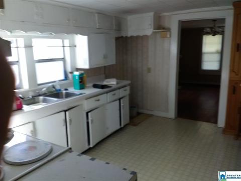 215 Augusta St, Clanton, AL 35045 photo 7
