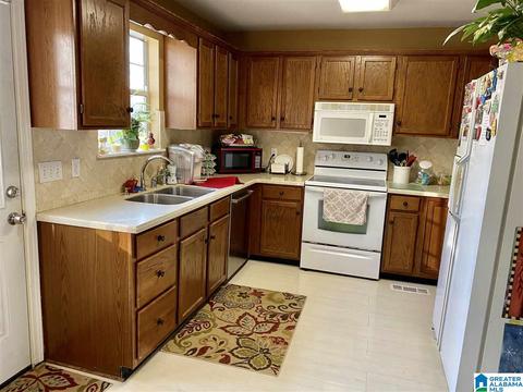 110 Carriage Dr, Maylene, AL 35114 photo 6
