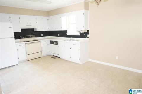 305 Debra Ave, Clanton, AL 35045 photo 5