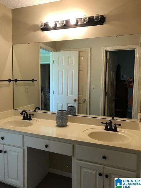 108 Round Forest Dr, Clanton, AL 35045 photo 9