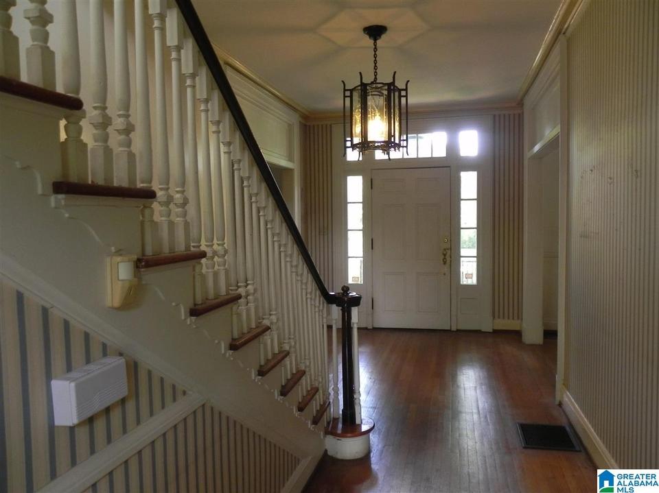  818 Glenwood Ter, Anniston, AL 36207 photo 7