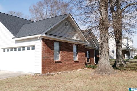 105 Battle Cir, Clanton, AL 35045 photo 2