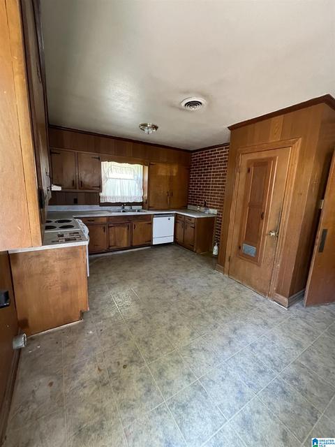 907 Pipes Ave, Clanton, AL 35045 photo 3