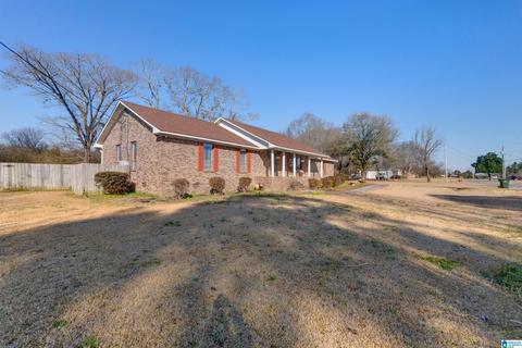 218 Meadowview Cir, Clanton, AL 35045 photo 2