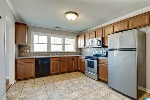 105 Leon Dr, Warrior, AL 35180 photo 12