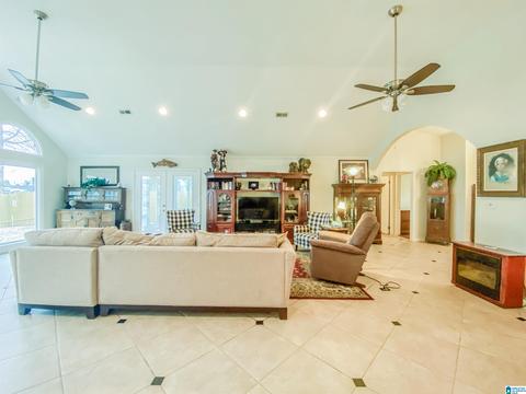 686 Coves Point Dr, Riverside, AL 35135 photo 6