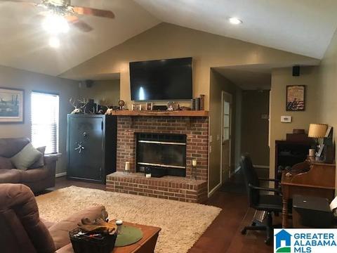 1415 Meadowood Dr, Clanton, AL 35045 photo 2