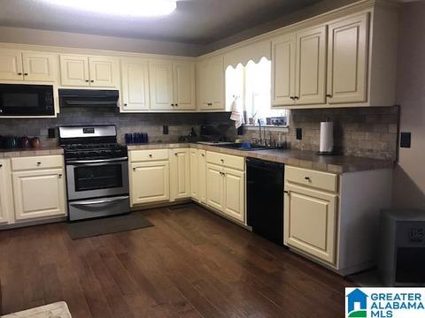 1415 Meadowood Dr, Clanton, AL 35045 photo 3