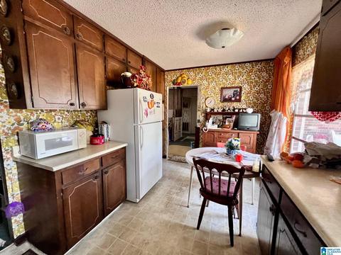 202 Sherry Dr, Centre, AL 35960 photo 6