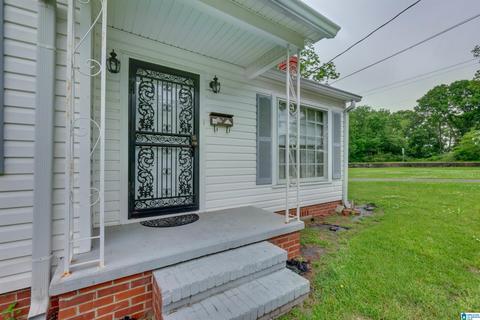 209 N 15th St, Clanton, AL 35045 photo 6