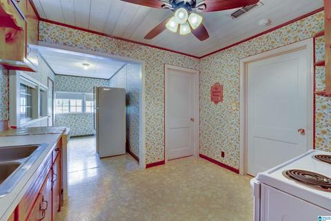 209 N 15th St, Clanton, AL 35045 photo 18