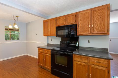 105 Maple St, Anniston, AL 36207 photo 4