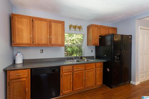 105 Maple St, Anniston, AL 36207 photo 2