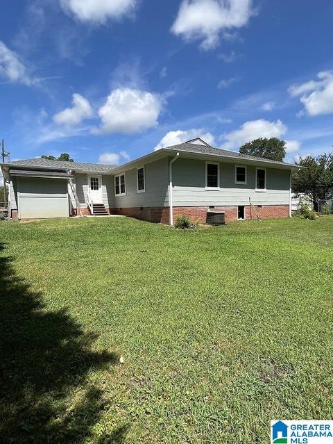 207 Martha St, Clanton, AL 35045 photo 4