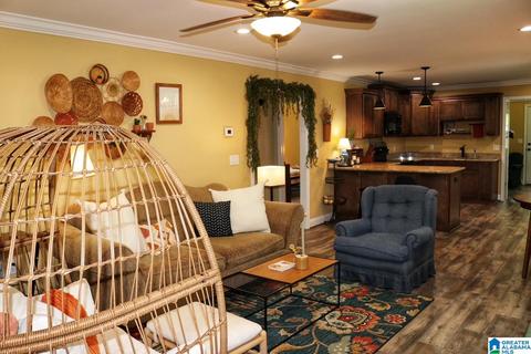 405 S 1st St, Clanton, AL 35045 photo 3