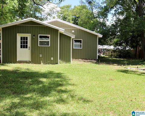 405 S 1st St, Clanton, AL 35045 photo 1