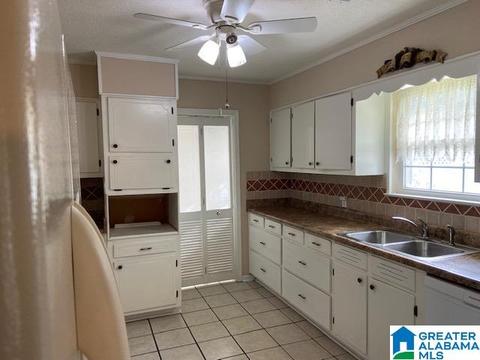 122 Crestview Dr, Clanton, AL 35045 photo 3