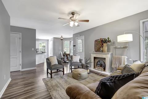 405 Saturn Cir, Warrior, AL 35180 photo 3