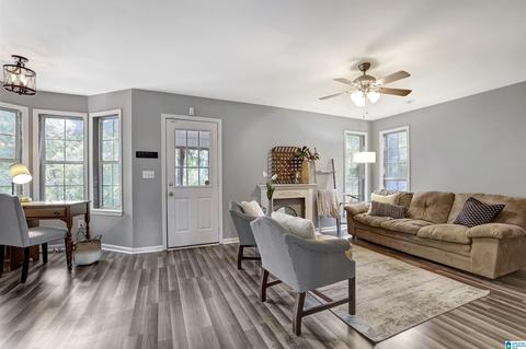 405 Saturn Cir, Warrior, AL 35180 photo 4