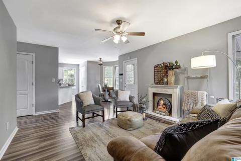 405 Saturn Cir, Warrior, AL 35180 photo 1