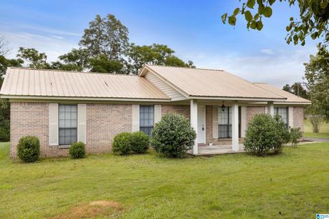102 Colonial Cir, Clanton, AL 35045 photo 1