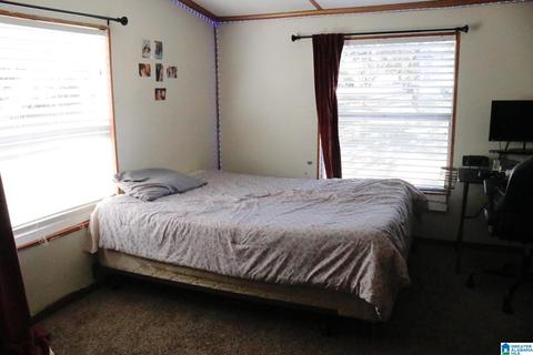 230 25th St, Jemison, AL 35085 photo 8