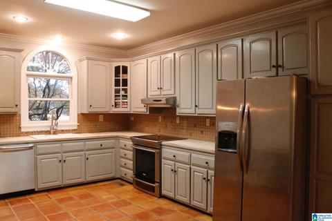 103 Round Forest Dr, Clanton, AL 35045 photo 3