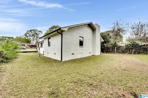 203 Martha St, Clanton, AL 35045 photo 9
