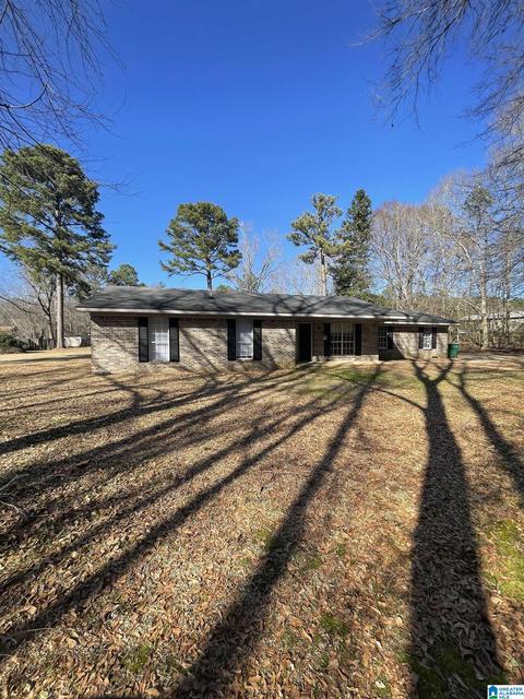 60 Pineview Dr, Jemison, AL 35085 photo 1