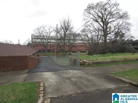 315 E 7th St #67, Anniston, AL 36207