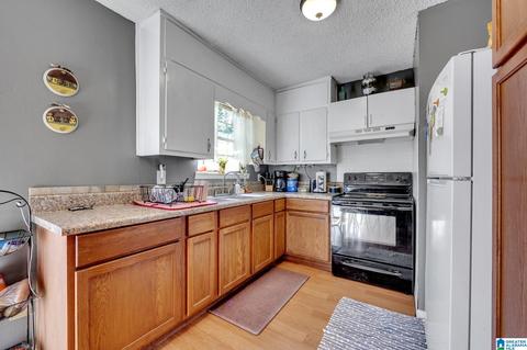 306 Maple Ave, Warrior, AL 35180 photo 4
