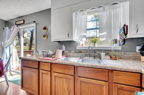 306 Maple Ave, Warrior, AL 35180 photo 5