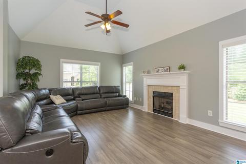 101 Falling Waters Ln, Maylene, AL 35114 photo 4