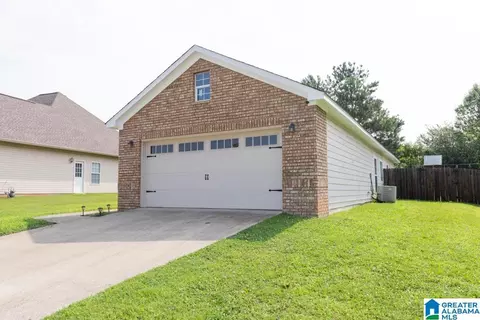 255 Oak Leaf Cir, Pell City, AL 35125 photo 2