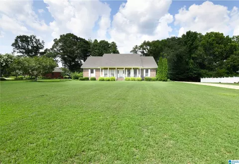 102 Round Forest Dr, Clanton, AL 35045 photo 3