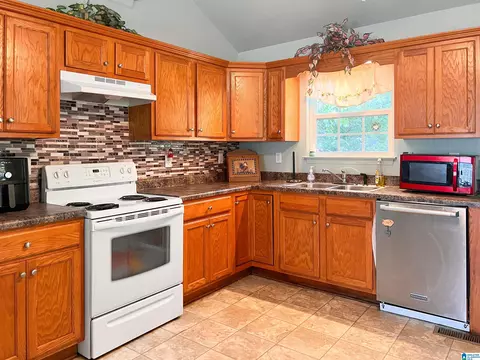 282 Miranda Rd, Warrior, AL 35180 photo 7
