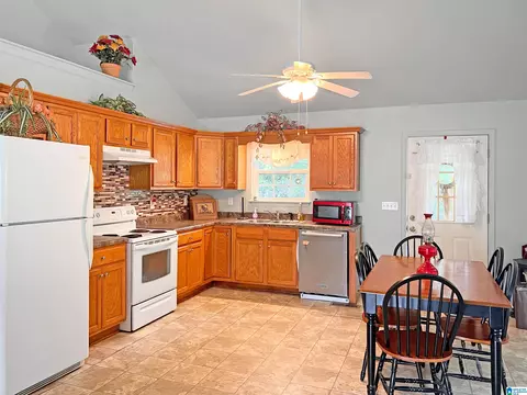 282 Miranda Rd, Warrior, AL 35180 photo 6